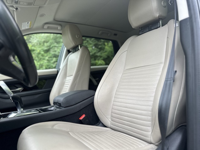 2021 Land Rover Discovery Sport S photo 12