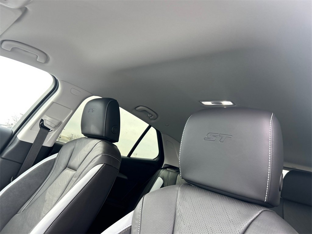 2025 Buick Envision Sport Touring photo 30