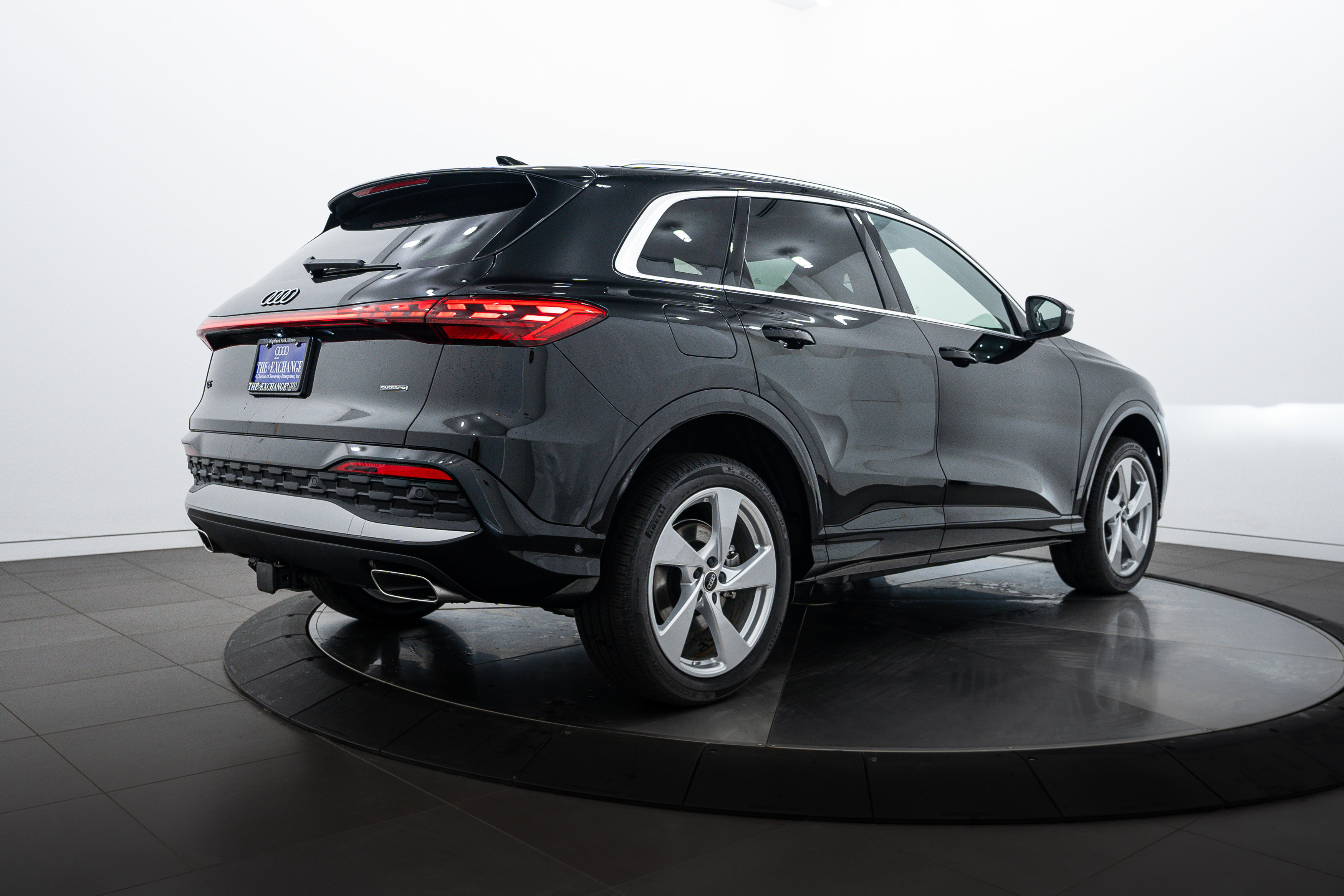 2025 Audi Q5 Premium Plus photo 4