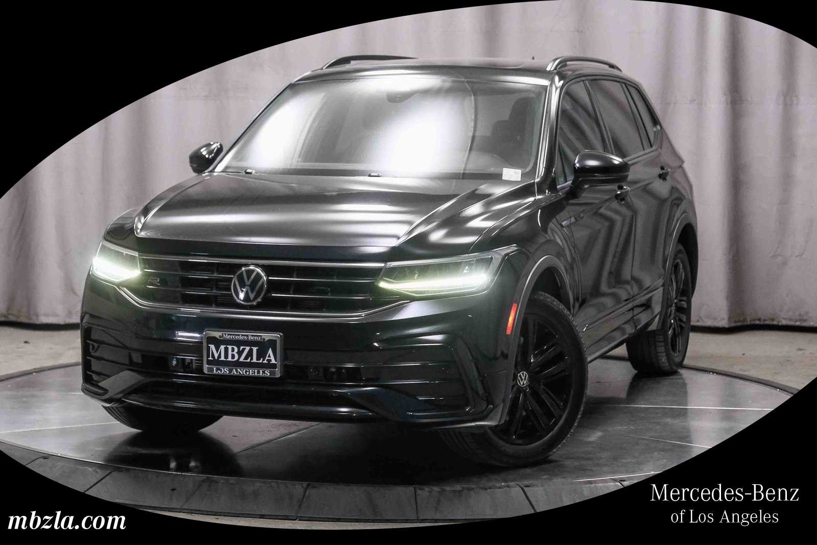 2022 Volkswagen Tiguan SE R-LINE BLACK's photo