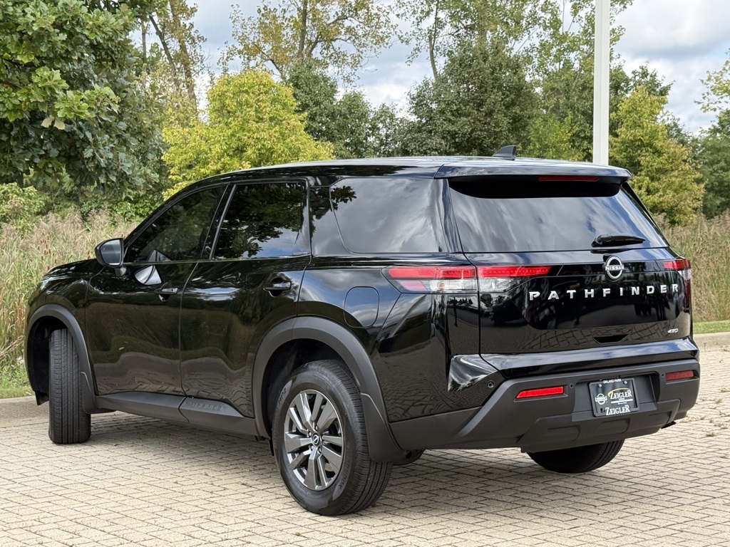 2025 Nissan Pathfinder S photo 4