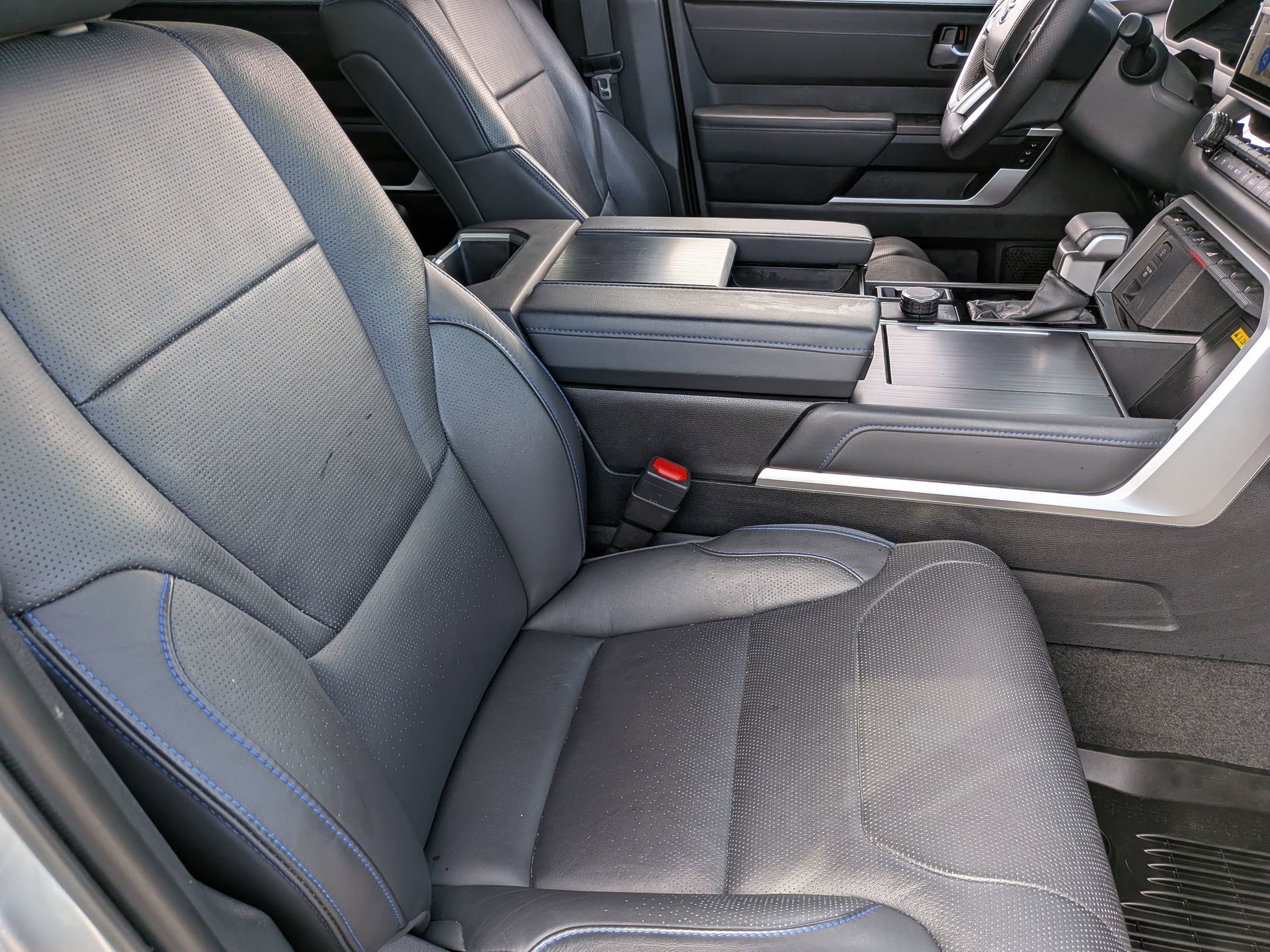 2023 Toyota Sequoia Platinum photo 38