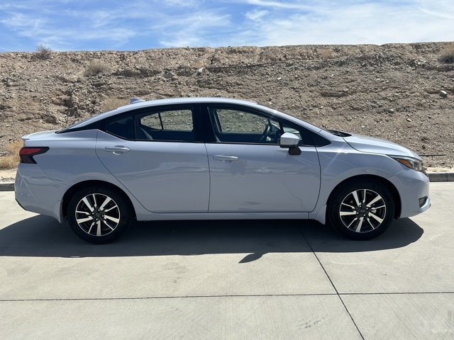 2025 Nissan Versa SV photo 5
