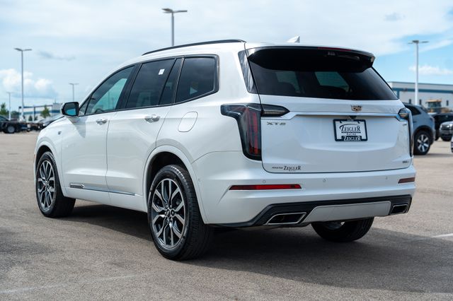 2023 Cadillac XT6 Sport photo 4
