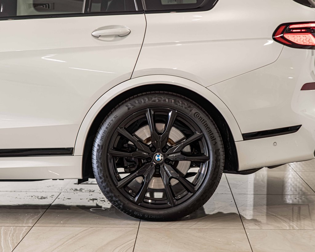2025 BMW X7 - Image 7