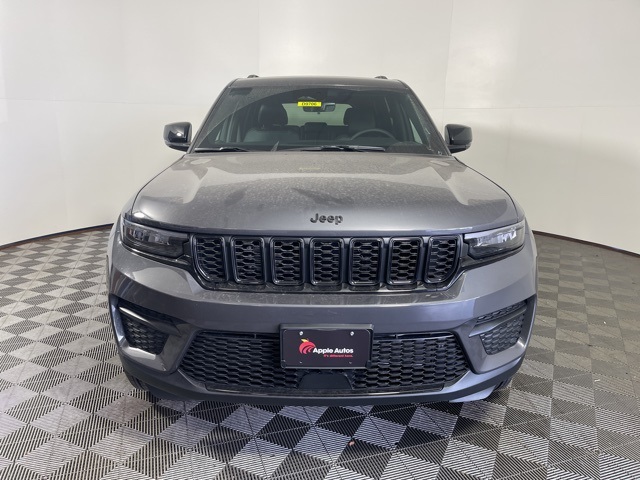 2025 Jeep Grand Cherokee Altitude X photo 2