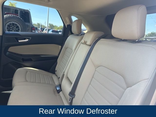 2019 Ford Edge SE photo 14
