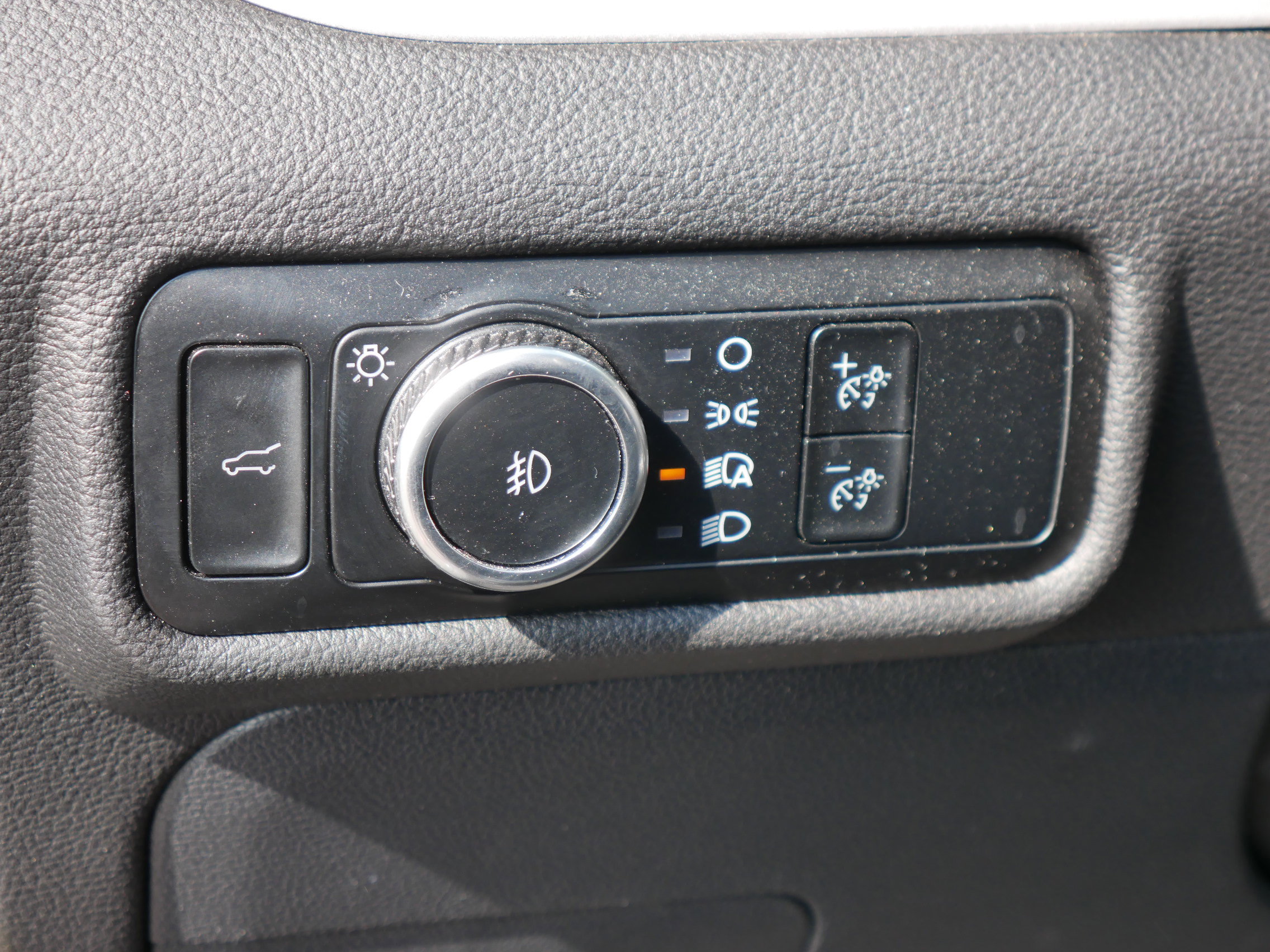 2024 Ford Explorer XLT photo 4