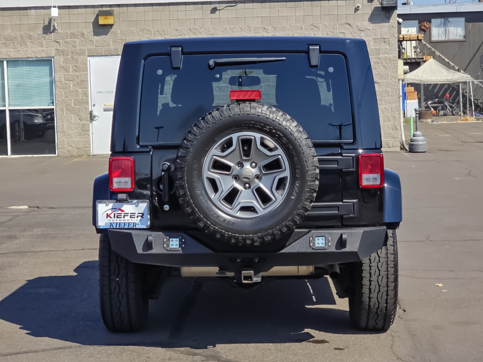2014 Jeep Wrangler Sahara photo 4