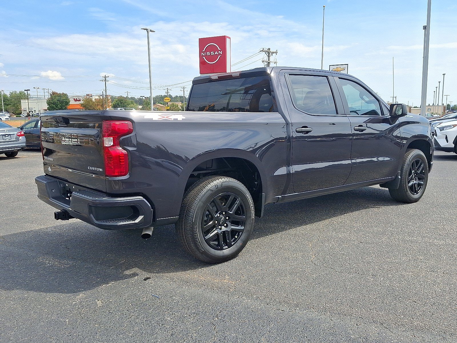 2023 Chevrolet Silverado 1500 Custom photo 4