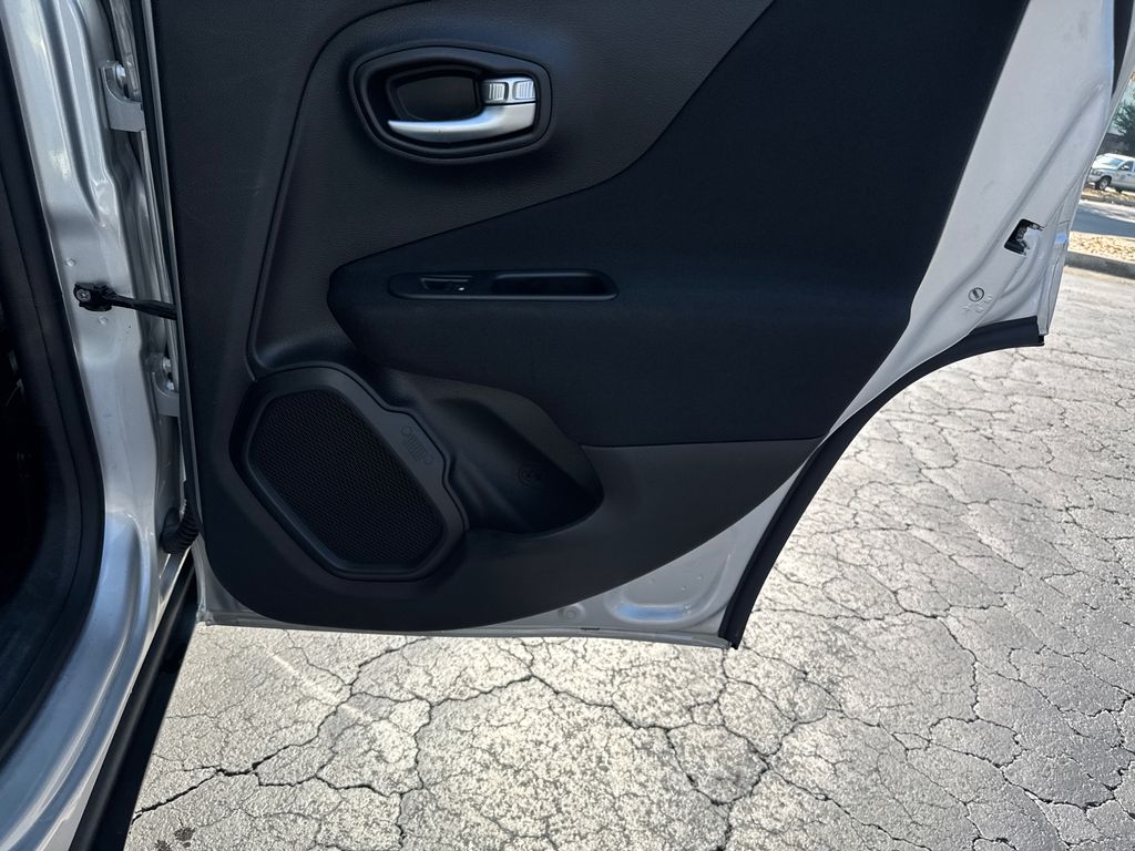 2019 Jeep Renegade Latitude photo 15