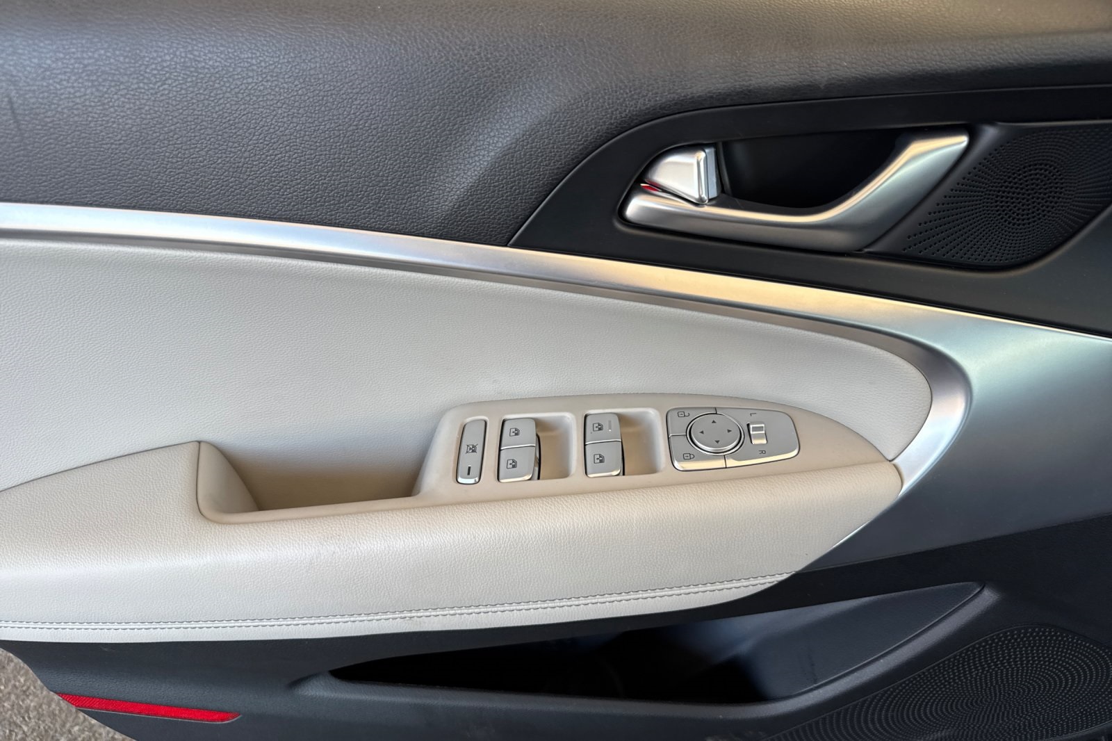 2023 Genesis G70 2.0T photo 11