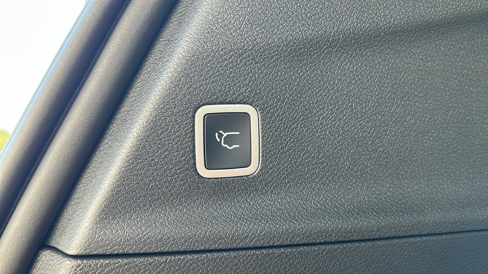 2026 Chrysler Voyager LX photo 18