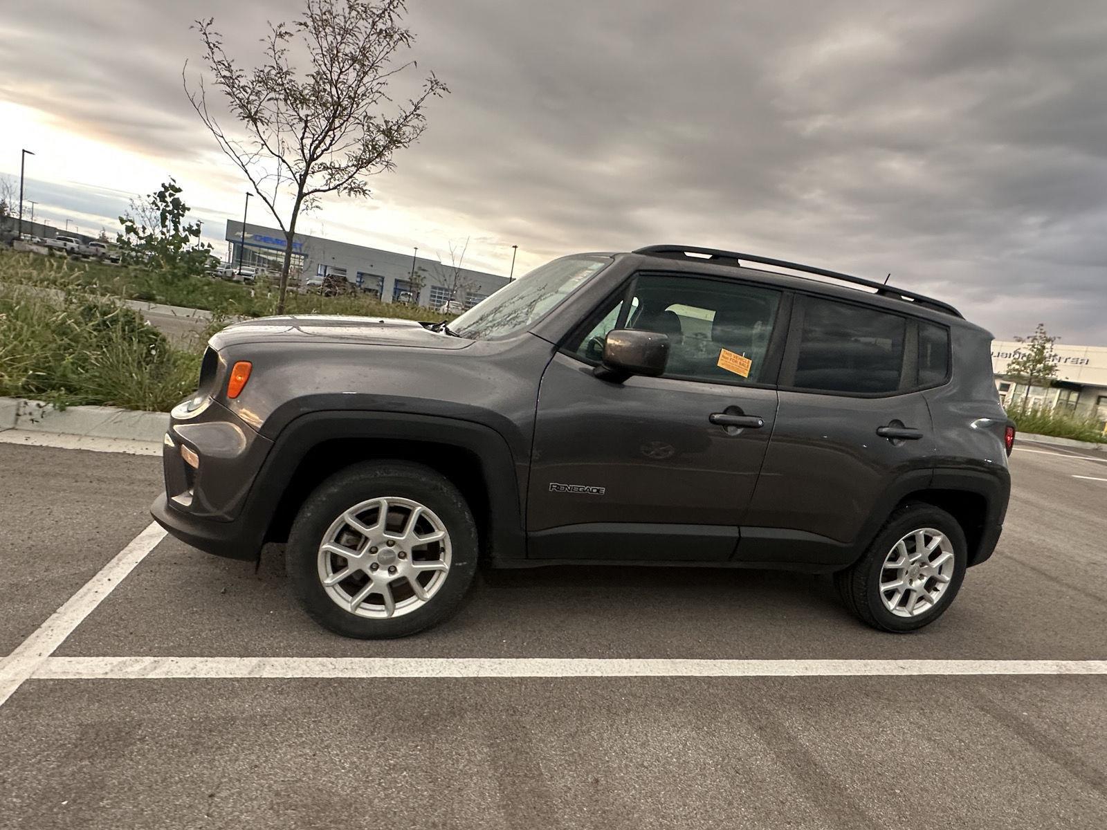 2019 Jeep Renegade Latitude photo 2