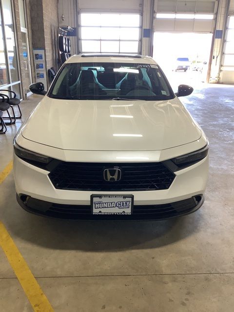 2025 Honda Accord SE photo 2