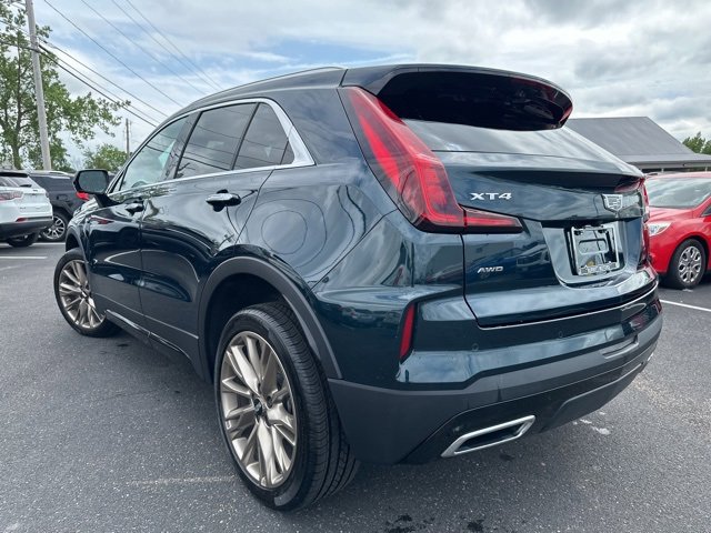 2025 Cadillac XT4 Premium Luxury photo 4