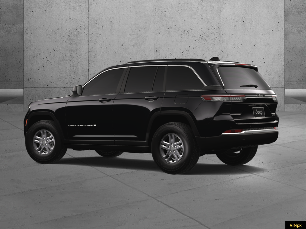 New 2025 Diamond Black Crystal Pearl-Coat Exterior Paint Jeep Laredo image 3