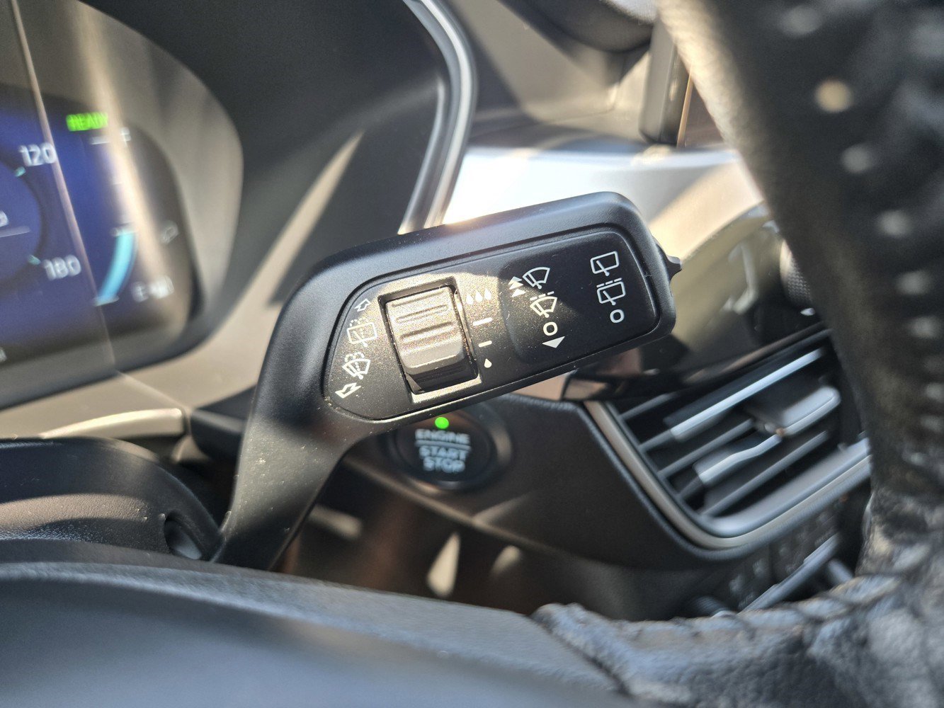 2020 Ford Escape SE Sport Hybrid photo 20