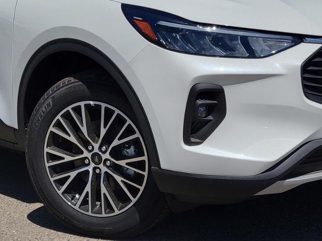 2024 Ford Escape Plug-In Hybrid photo 2