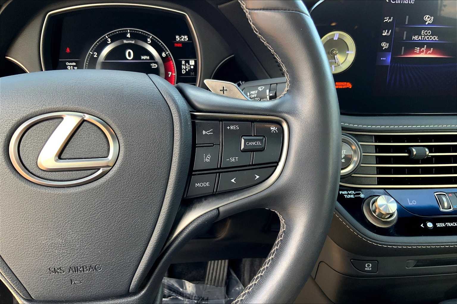 2022 Lexus LS 500 photo 22