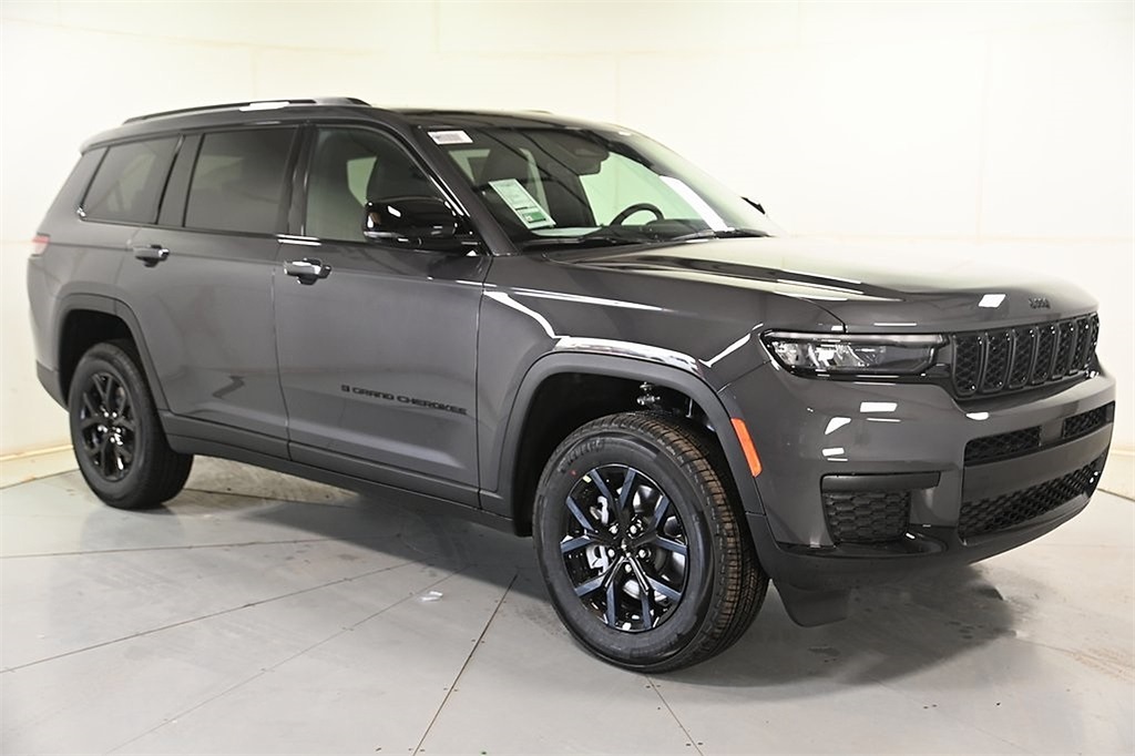 2025 Jeep Grand Cherokee L Altitude's photo
