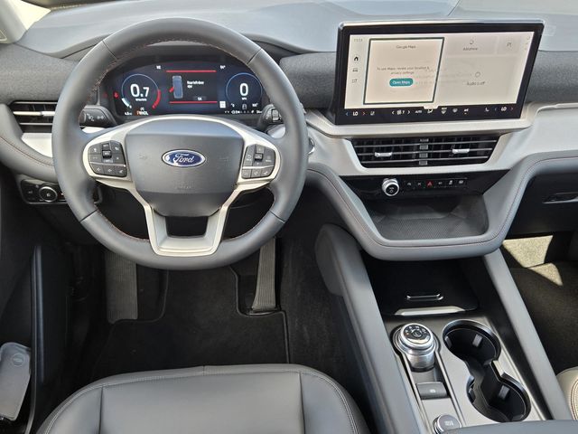 2025 Ford Explorer photo 3