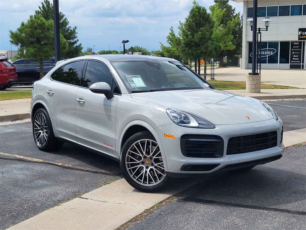 2023 Porsche Cayenne Coupe Platinum Edition photo 2