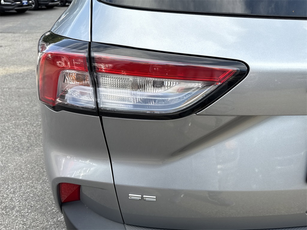 2022 Ford Escape SE photo 32