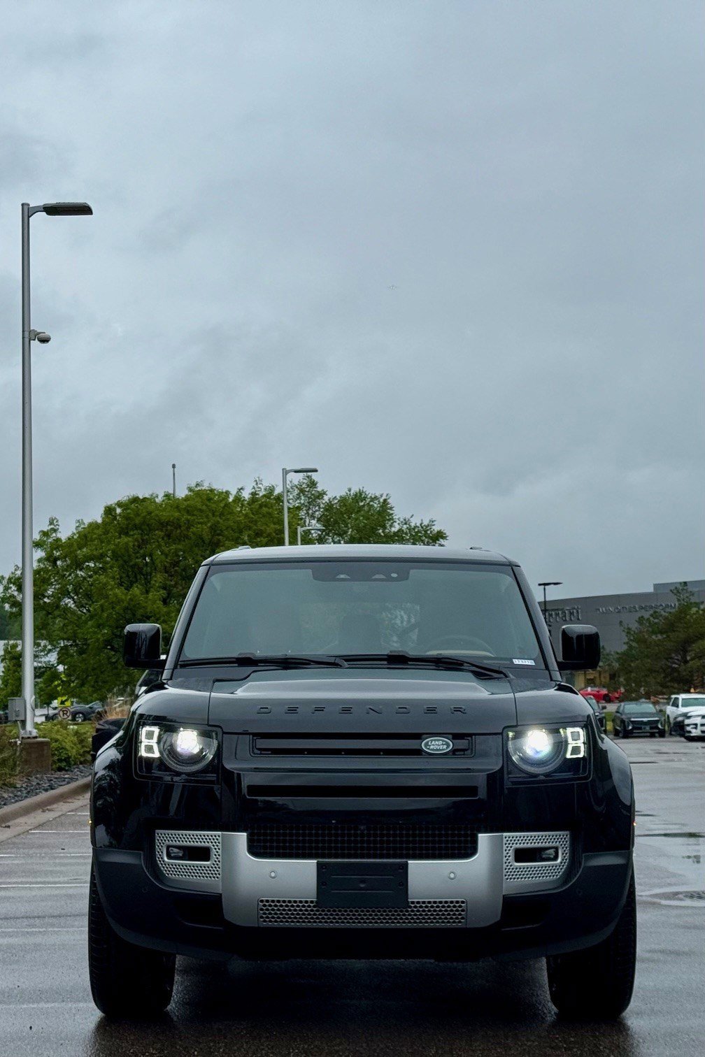 2025 Land Rover Defender S photo 4