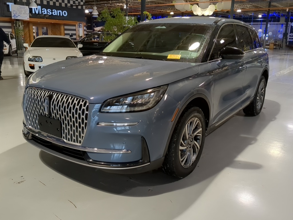 2023 Lincoln Corsair Base