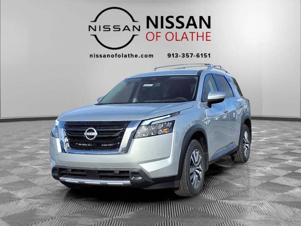 2025 Nissan Pathfinder SL's photo