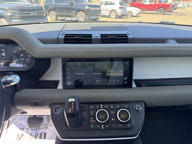 2020 Land Rover Defender 110 SE photo 21