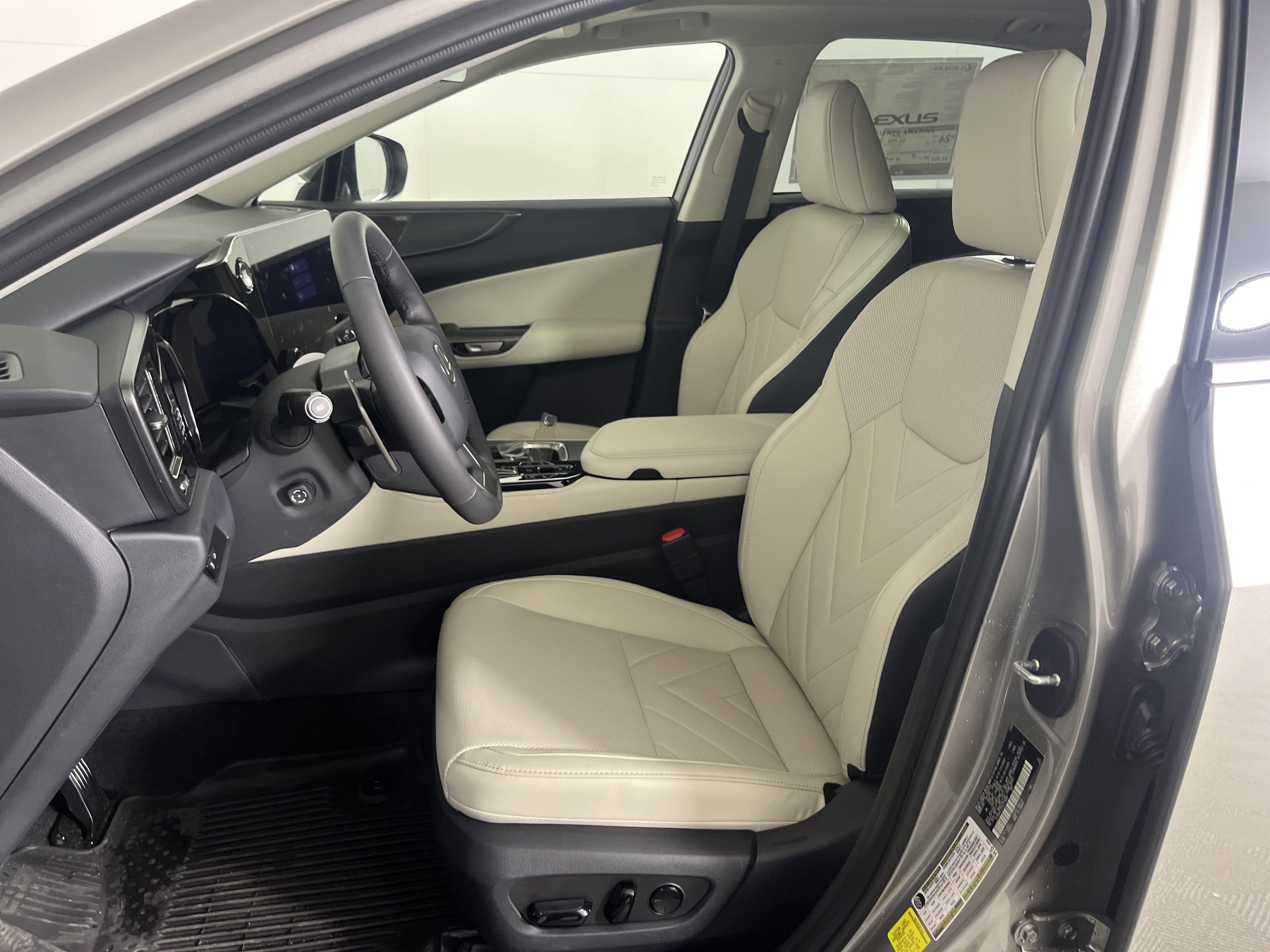 2025 Lexus NX 350 AWD photo 7