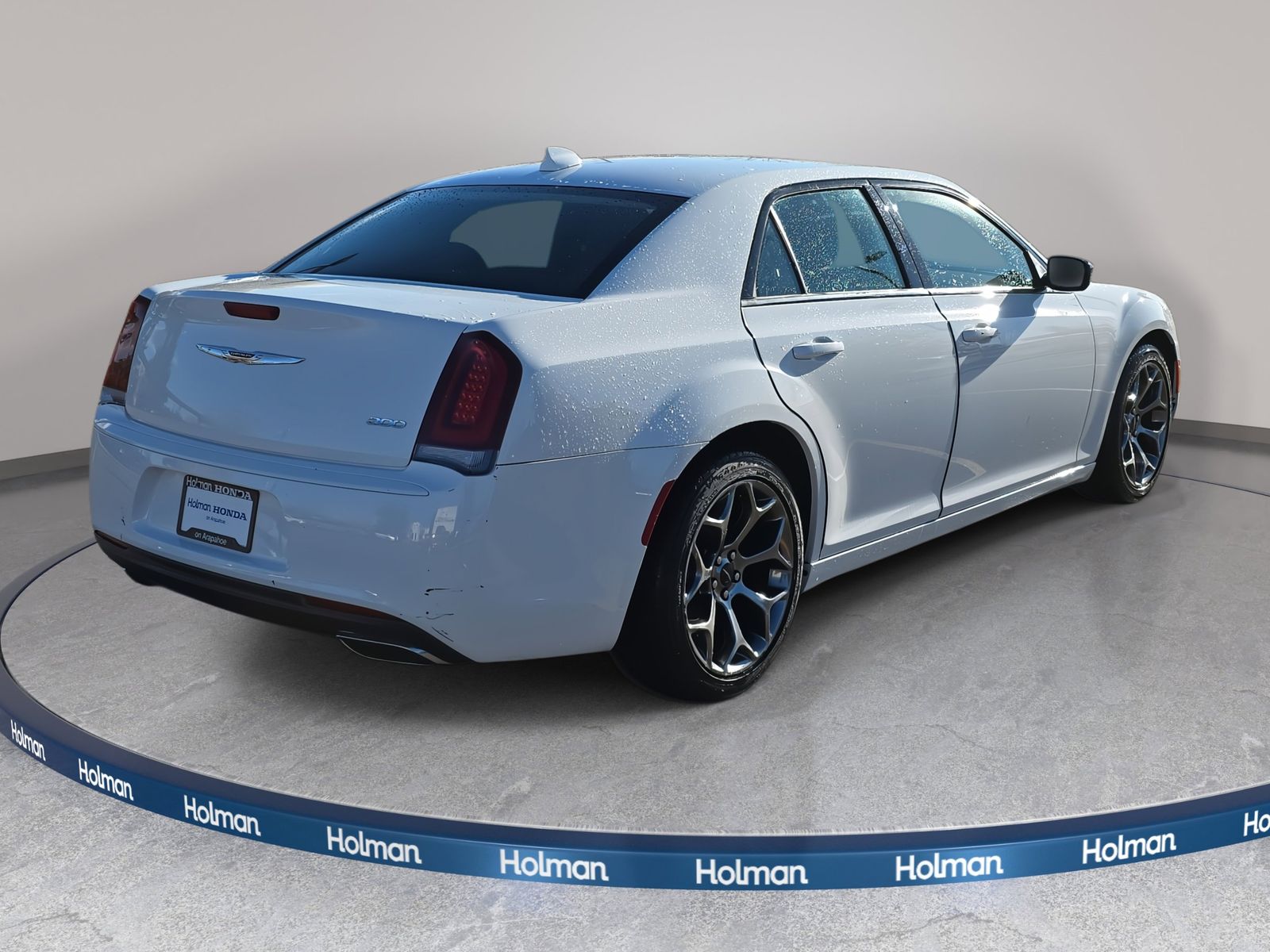 2018 Chrysler 300 Touring photo 4