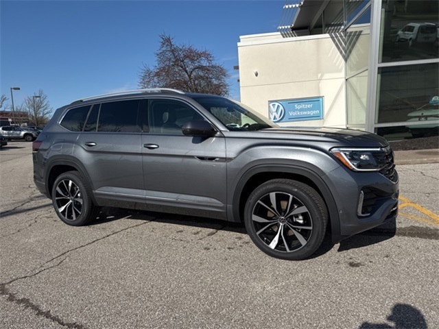 2025 Volkswagen Atlas SEL Premium R-Line photo 2