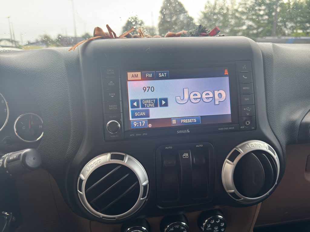 2012 Jeep Wrangler Sahara photo 11