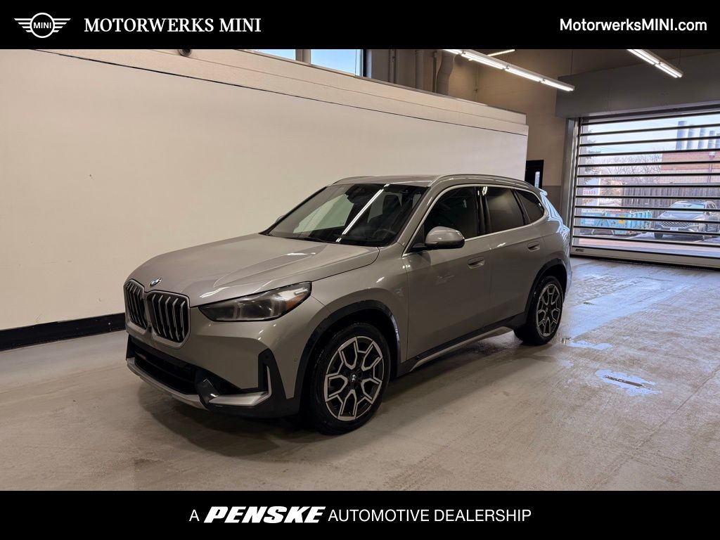 2025 BMW X1 28i's photo