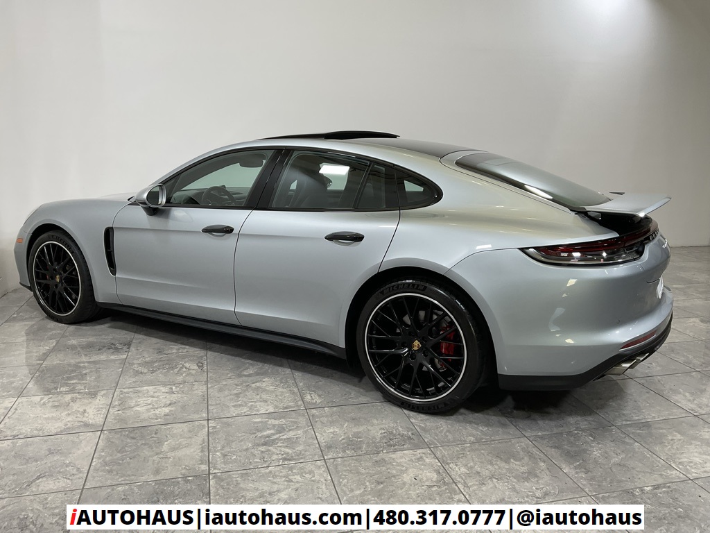 2022 Porsche Panamera 4S photo 4