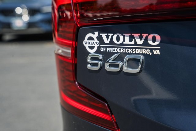 2021 Volvo S60 Momentum photo 9