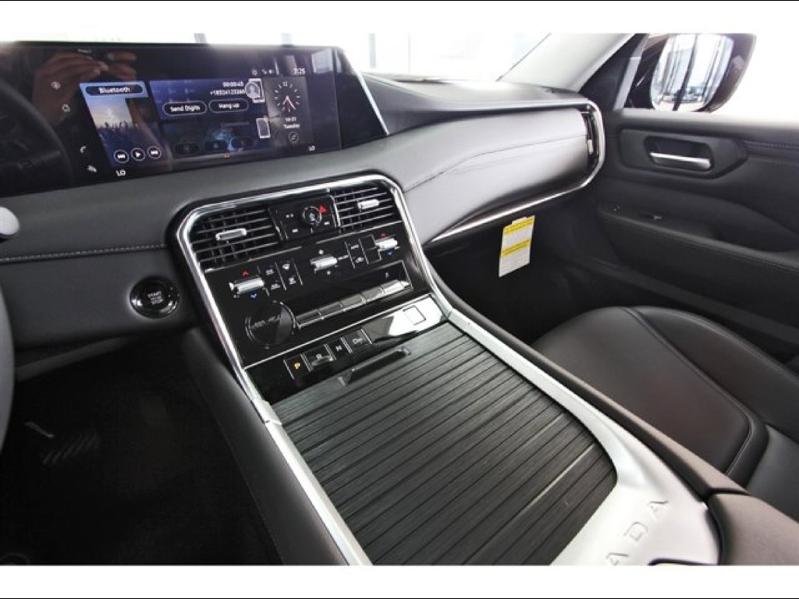 2025 Nissan Armada SV - 10