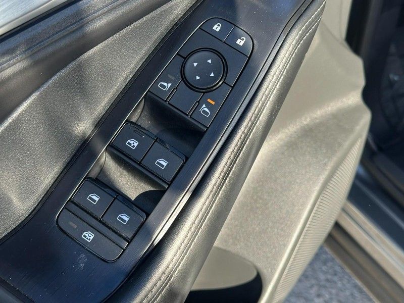 2025 Nissan Rogue SV photo 14