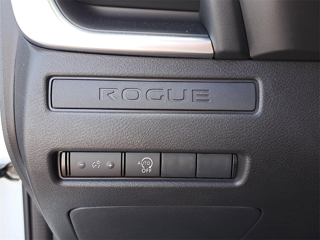 2025 Nissan Rogue S photo 21