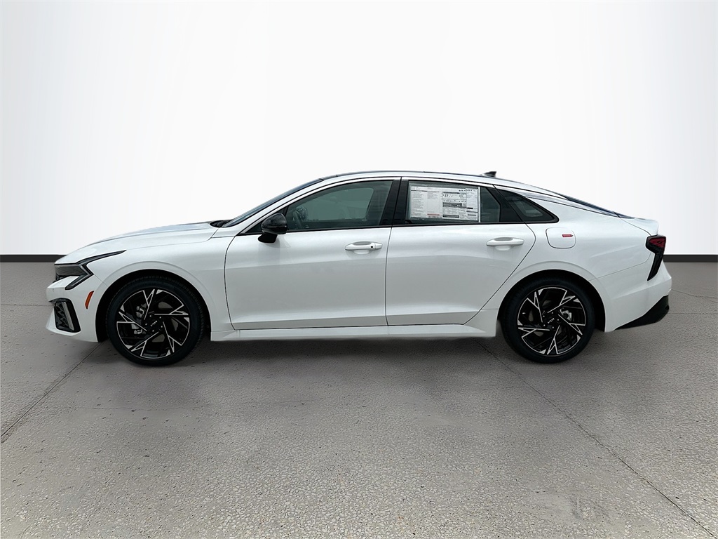 2025 Kia K5 GT-Line photo 4
