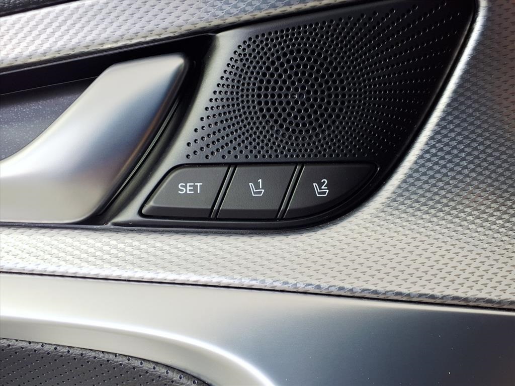 2023 Genesis G70 3.3T photo 19