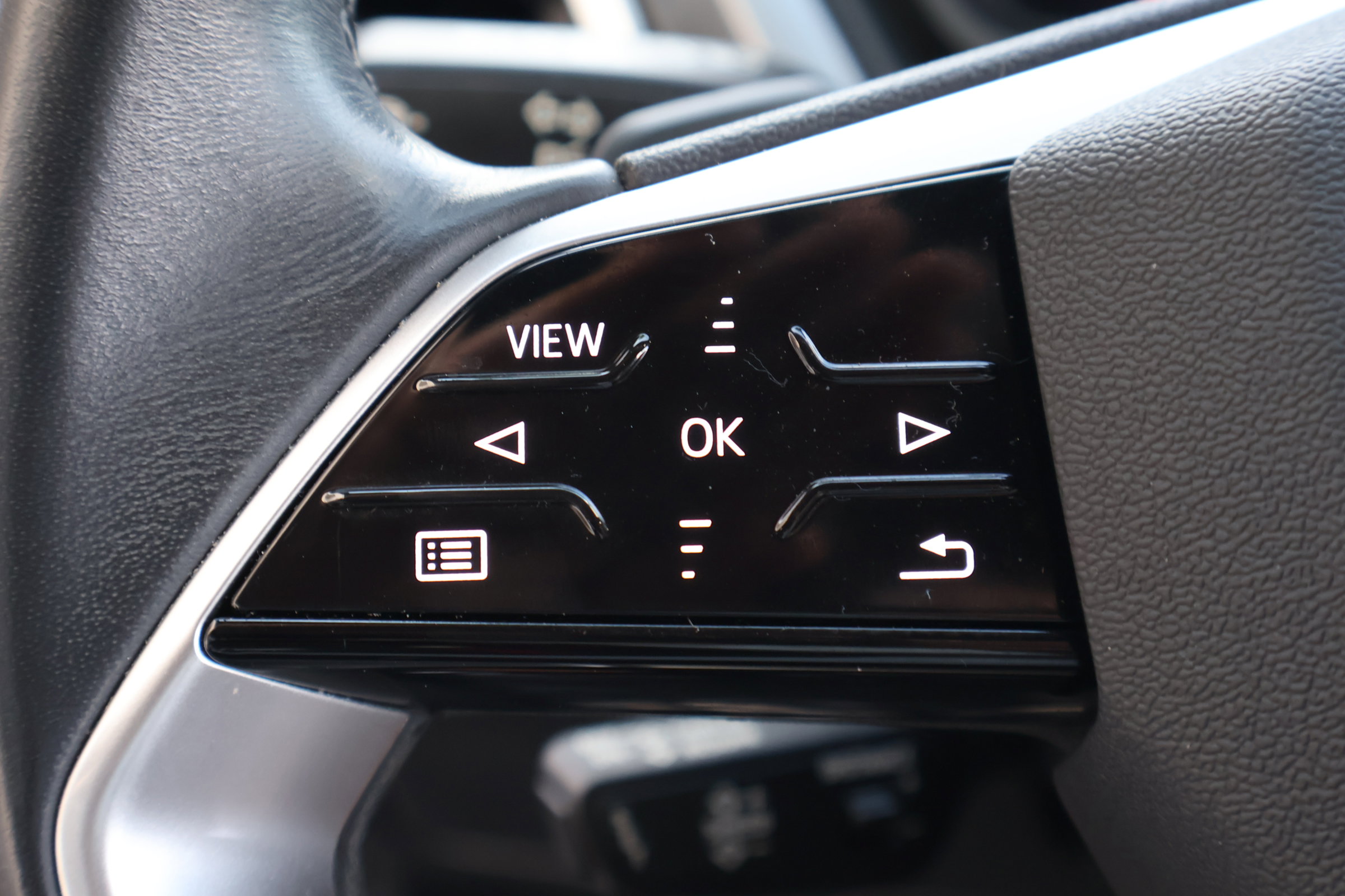 2024 Audi Q4 50 55 E-tron Premium Plus photo 16
