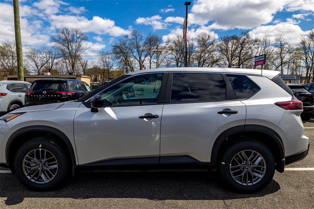 2025 Nissan Rogue S photo 8