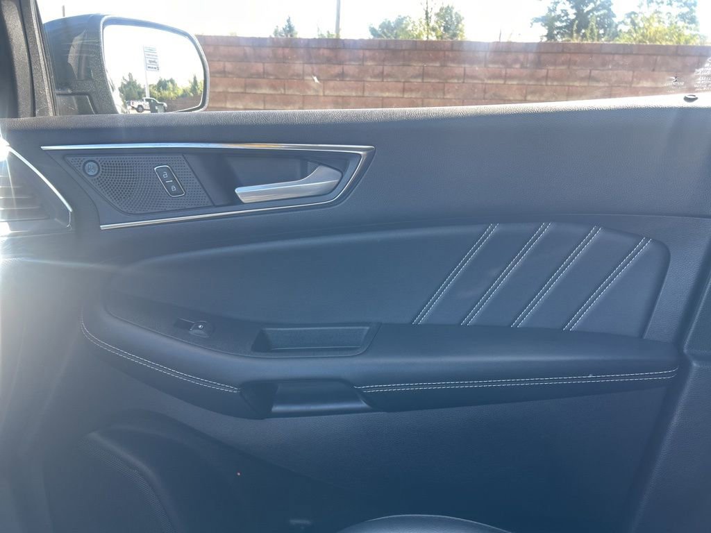 2021 Ford Edge ST photo 13