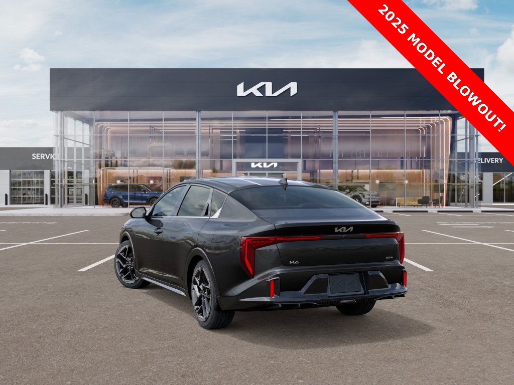 2025 Kia K4 GT-Line photo 2