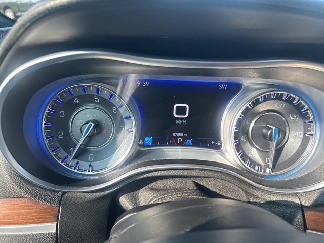 2017 Chrysler 300 C Platinum photo 13