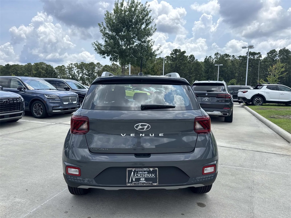 2025 Hyundai Venue Limited photo 4